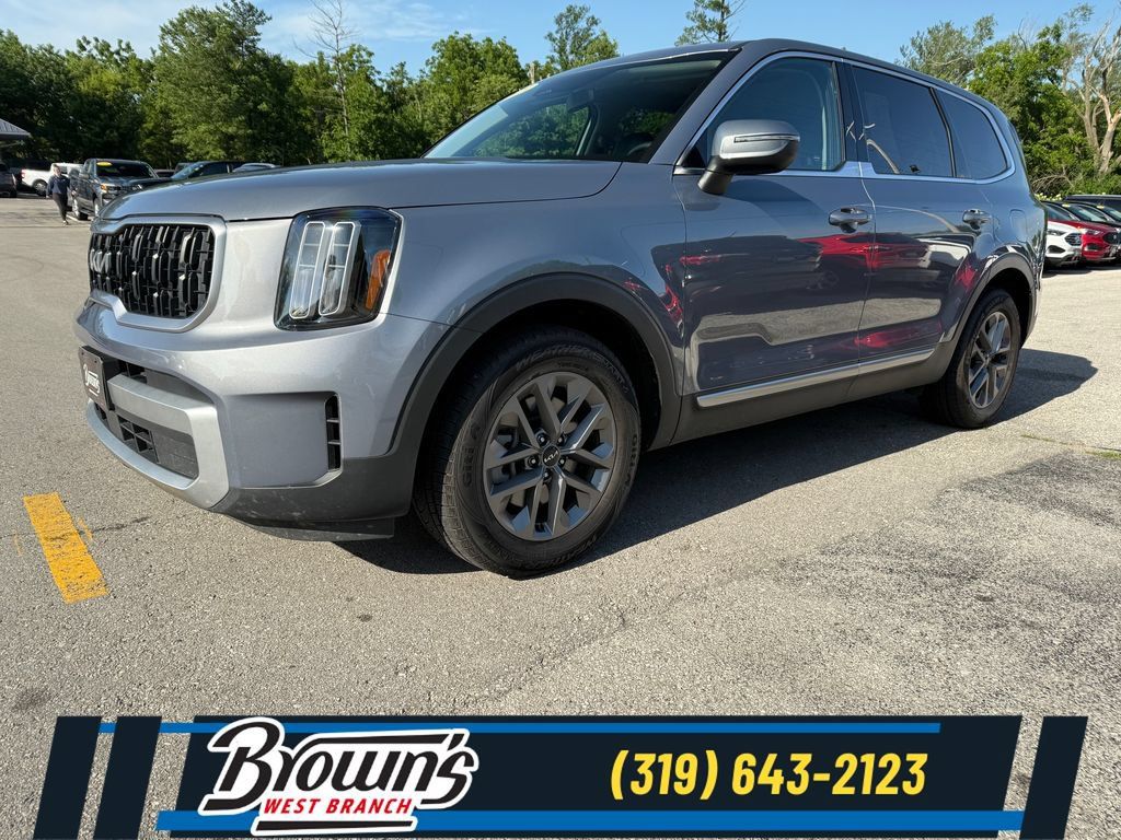 Used 2023 Kia Telluride LX AWD/4WD image 1