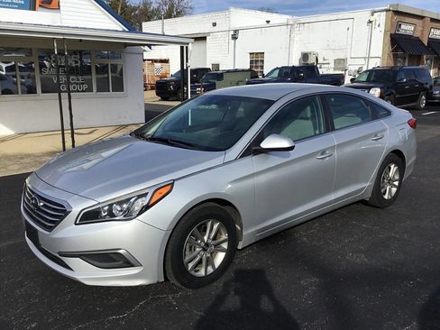 Used 2016 Hyundai Sonata SE image 3