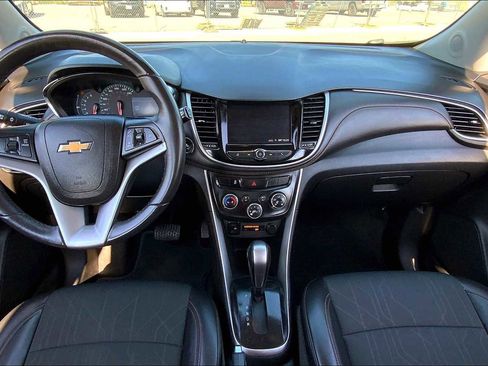 Certified 2022 Chevrolet Trax LT w/ Sport Edition image 27