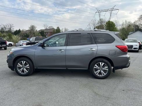 Used 2019 Nissan Pathfinder S AWD/4WD image 6