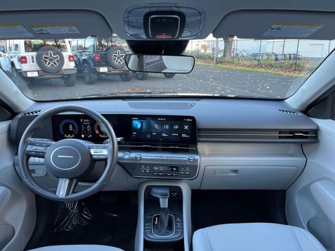 Used 2025 Hyundai Kona SEL image 33