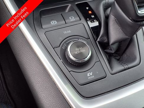 Used 2023 Toyota RAV4 SE w/ Convenience Package AWD/4WD image 28