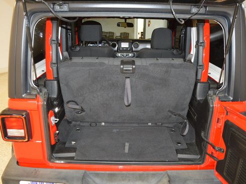 Used 2021 Jeep Wrangler Sport AWD/4WD image 13