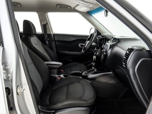Used 2017 Kia Soul + image 27