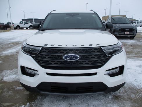 Used 2023 Ford Explorer XLT w/ Equipment Group 202A image 11