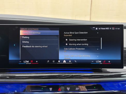 Used 2023 BMW 740i RWD image 34