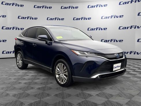 Used 2022 Toyota Venza Limited image 8