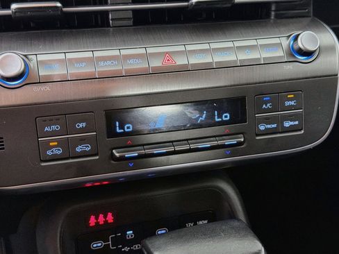 Used 2025 Hyundai Kona SEL FWD image 24