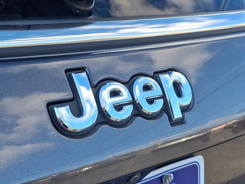 Certified 2024 Jeep Compass Limited image 30