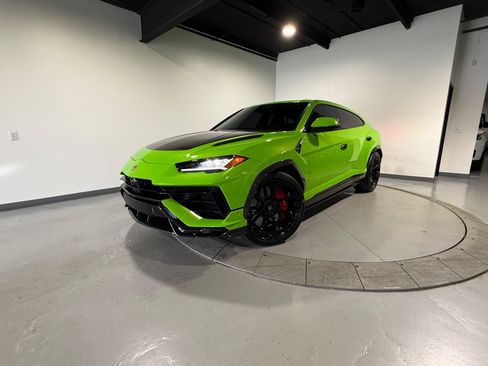 Used 2024 Lamborghini Urus Performante AWD/4WD image 4