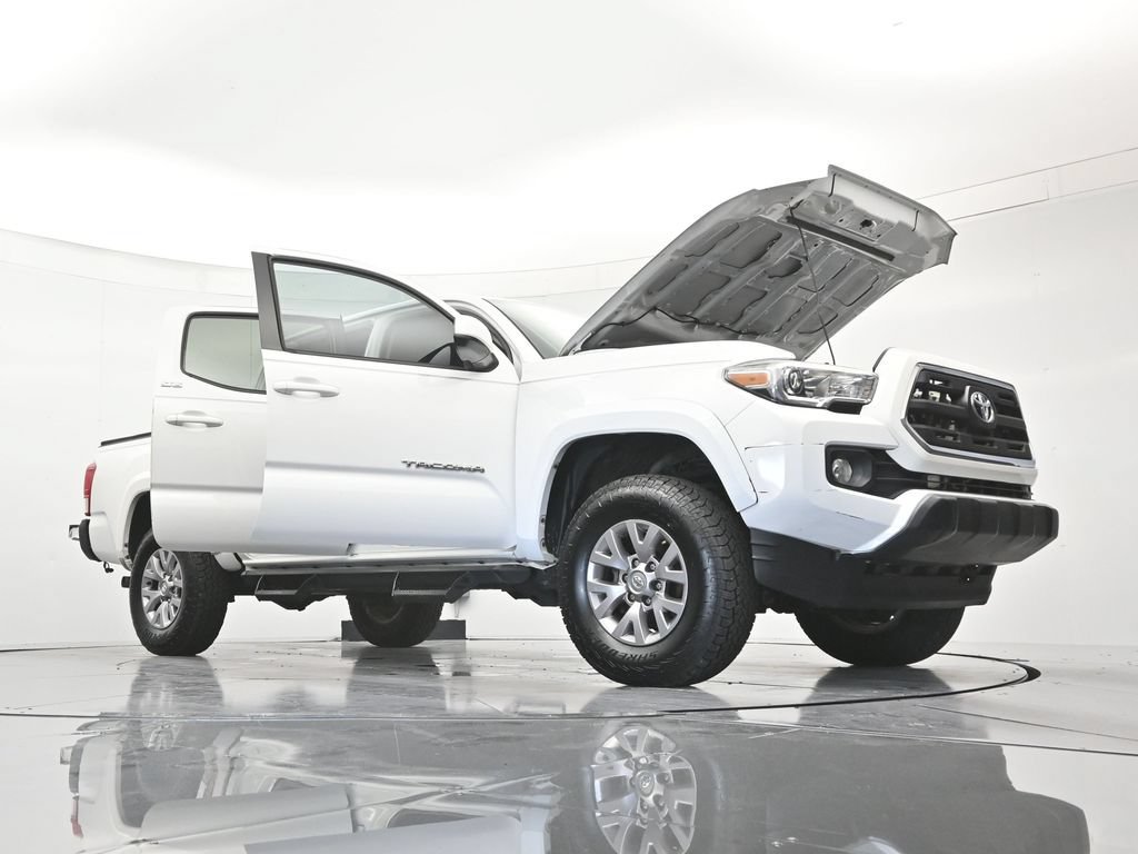 Used 2017 Toyota Tacoma SR5 w/ Tow Package AWD/4WD image 49
