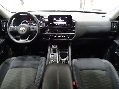 Used 2024 Nissan Pathfinder SV AWD/4WD image 29