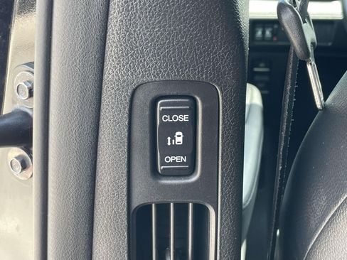 Used 2023 Honda Odyssey EX-L image 14