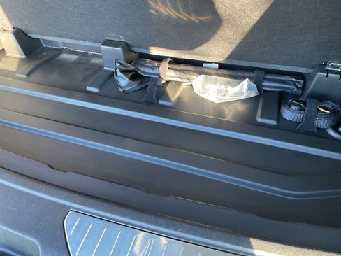 Used 2021 Chevrolet Tahoe Z71 w/ Z71 Signature Package image 59