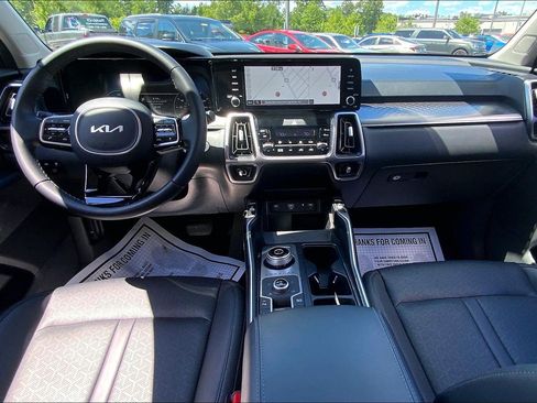Used 2023 Kia Sorento EX AWD/4WD image 17