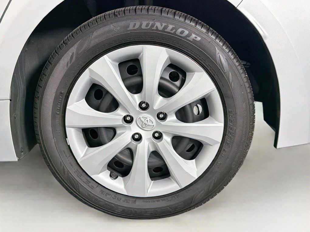 Used 2026 Toyota Corolla LE FWD image 32