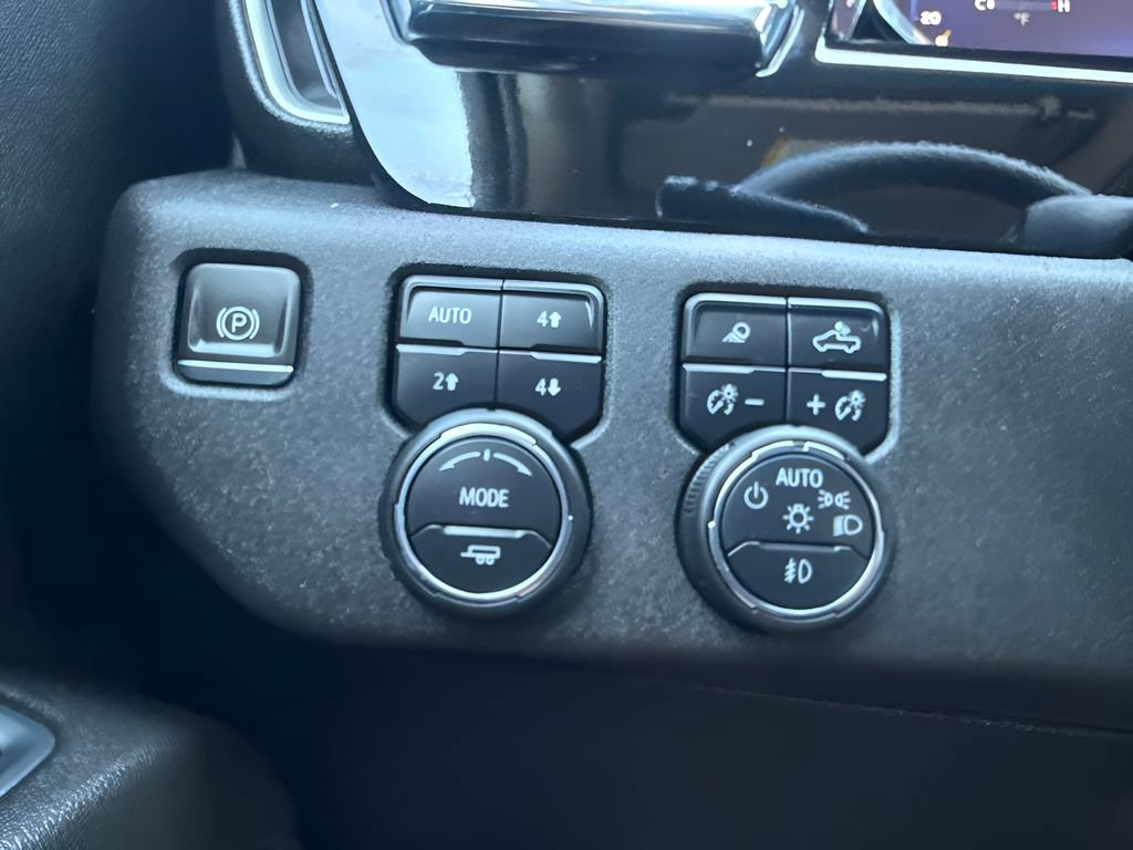 Used 2024 Chevrolet Silverado 2500 LTZ AWD/4WD image 19