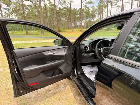 Used 2024 Kia Forte LX FWD image 10