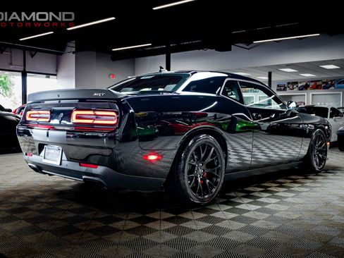 Used 2016 Dodge Challenger SRT Hellcat RWD image 8