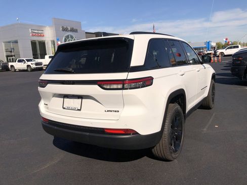 New 2025 Jeep Grand Cherokee Limited w/ Black Appearance Package image 13