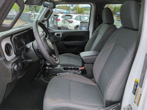 Used 2025 Jeep Wrangler Unlimited Sport AWD/4WD image 15