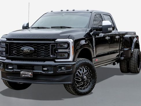 Used 2024 Ford F350 Limited w/ FX4 Off-Road Package image 5
