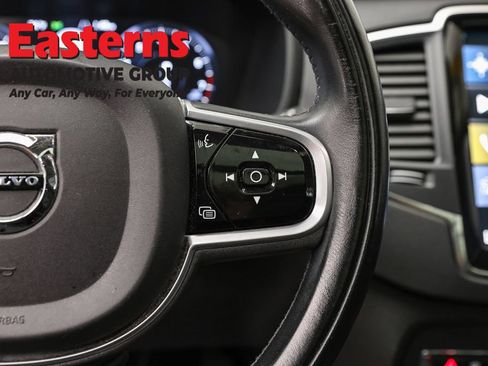 Used 2022 Volvo XC90 T5 Momentum AWD/4WD image 16