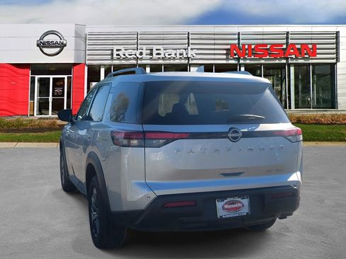 Used 2024 Nissan Pathfinder SV AWD/4WD image 6