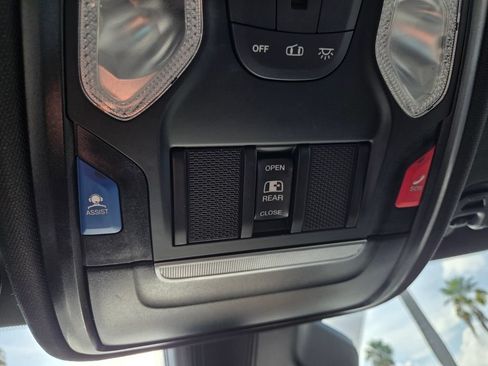 Used 2025 RAM 1500 Big Horn AWD/4WD image 33