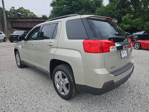 Used 2013 GMC Terrain SLE w/ Chrome and Technology Package AWD/4WD image 3
