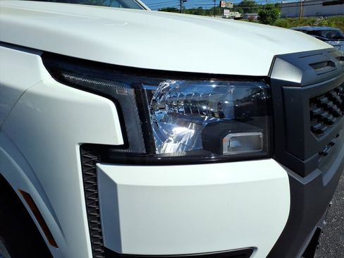 Certified 2025 Nissan Frontier S AWD/4WD image 2
