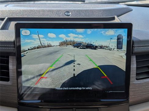 Used 2024 Ford Expedition Limited image 32