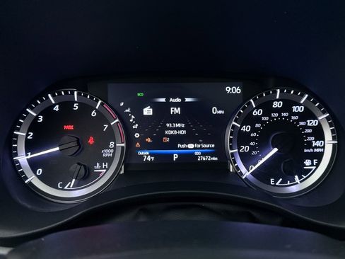 Used 2023 Toyota Highlander XLE FWD image 37