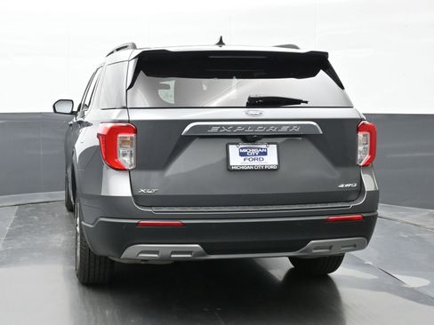 Used 2023 Ford Explorer XLT w/ Equipment Group 202A AWD/4WD image 2