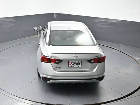 Used 2024 Nissan Altima 2.5 SV FWD image 46