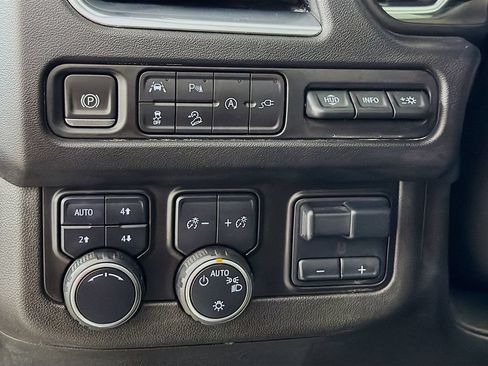 Used 2021 Chevrolet Suburban High Country w/ Premium Package AWD/4WD image 11