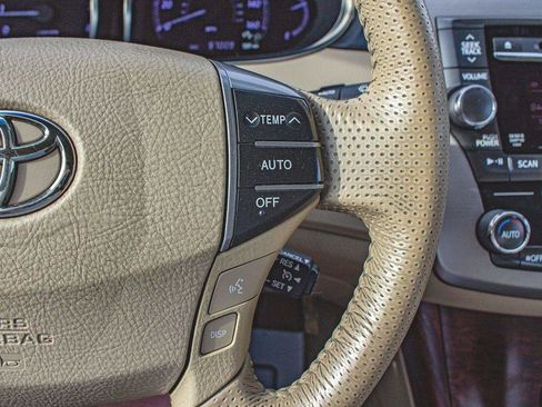 Used 2011 Toyota Avalon Limited FWD image 26