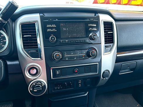 Used 2017 Nissan Titan SV w/ Heavy Duty GAWR Package AWD/4WD image 30