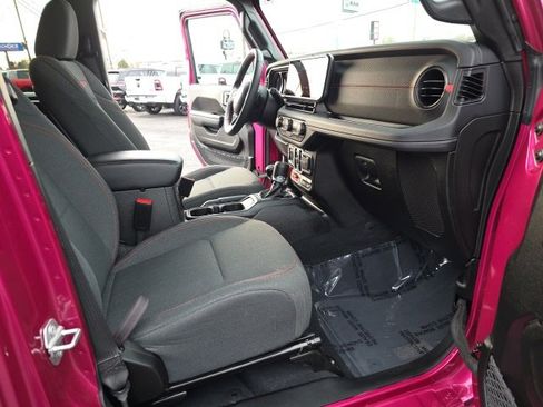 Used 2024 Jeep Wrangler Unlimited Rubicon image 37