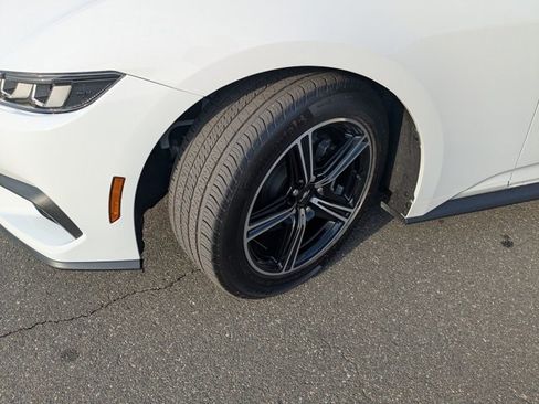 Certified 2024 Ford Mustang Coupe image 5