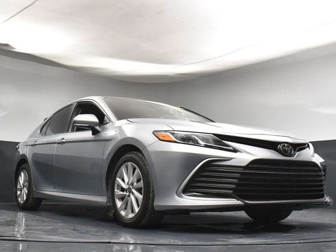 Used 2024 Toyota Camry LE w/ Convenience Package FWD image 31