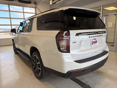 Used 2022 Chevrolet Suburban RST w/ Luxury Package AWD/4WD image 7