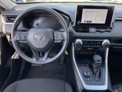 Used 2025 Toyota RAV4 LE AWD/4WD image 11