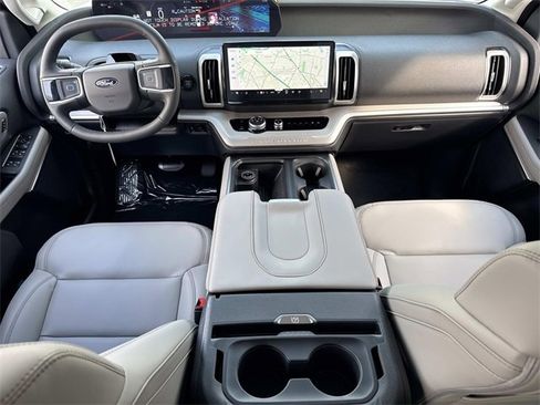 New 2025 Ford Expedition Active image 21