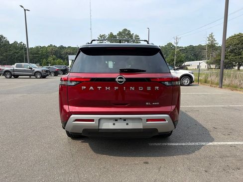 Used 2022 Nissan Pathfinder SL AWD/4WD image 6