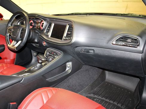 Used 2022 Dodge Challenger SRT Hellcat w/ Plus Package RWD image 31