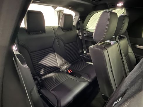 Used 2023 Land Rover Discovery S R-Dynamic AWD/4WD image 52