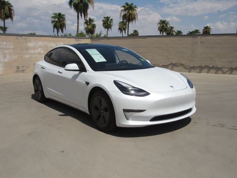 Used 2022 Tesla Model 3 Long Range AWD/4WD image 2