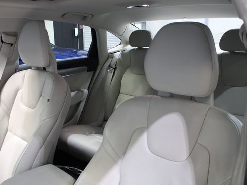 Used 2017 Volvo S90 T6 Momentum w/ Vision Package image 21