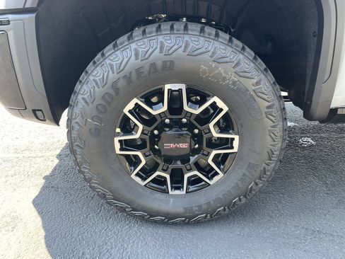 New 2026 GMC Sierra 2500 AT4X w/ LPO, Black Badging Package AWD/4WD image 34